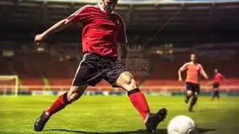 “2025年校友足球盛宴：16校精英重返绿茵，第二届中学校友体育联盟赛事启幕”